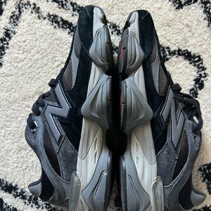 New Balance Black and Gray Shoes 9060s